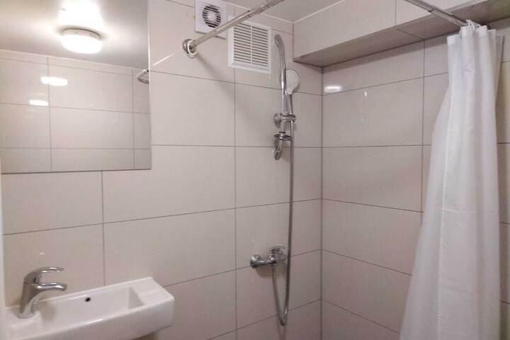 Room 188 of 283