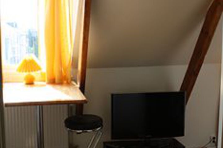 Room 33 of 43