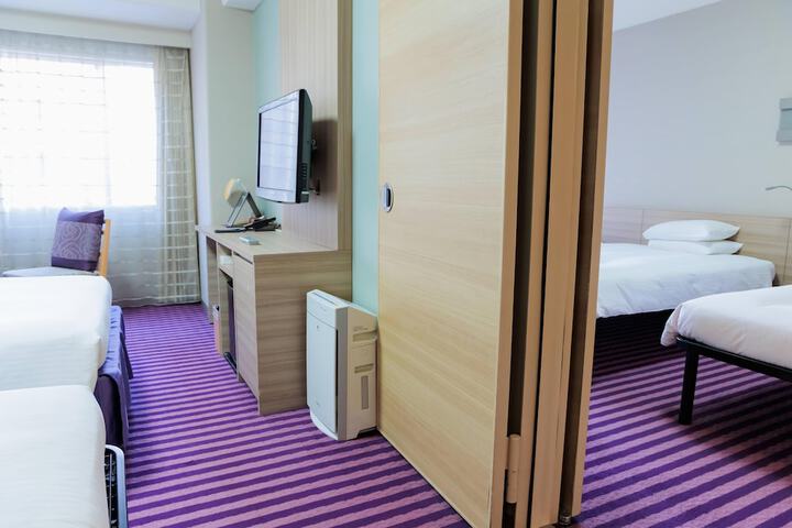 Room 27 of 68