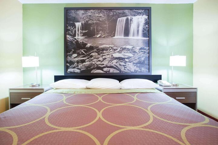 1 King Bed (11 of 14)