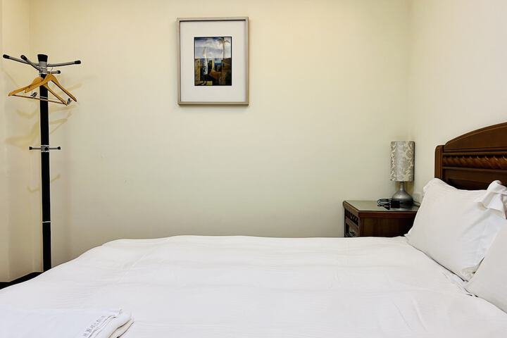 Room 14 of 36