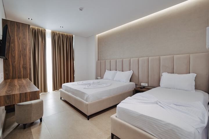 Room 7 of 65