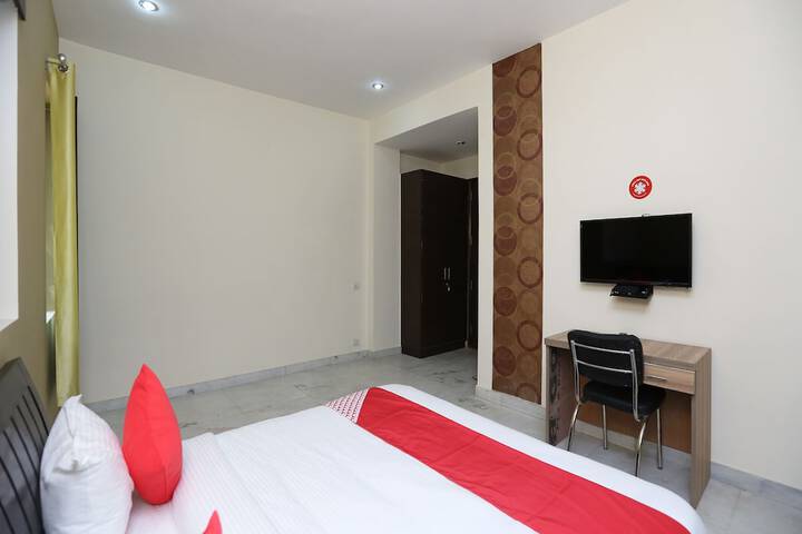 Room 9 of 20