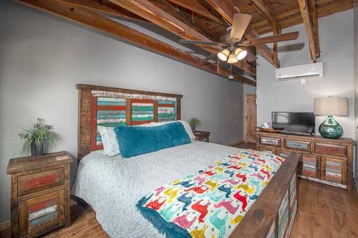Room 16 of 23