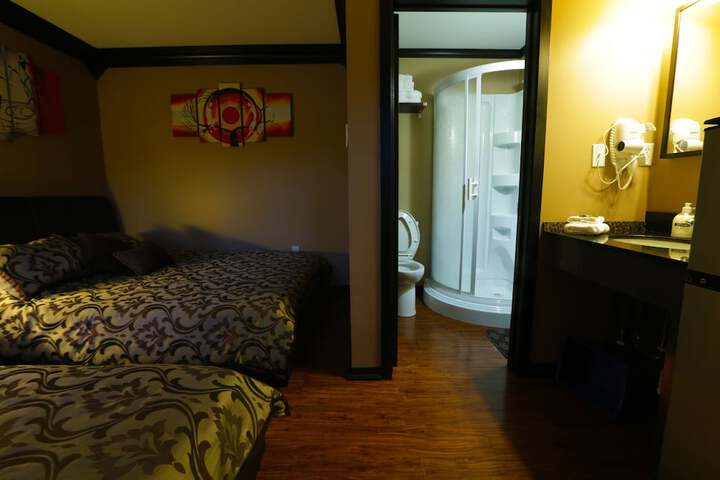 Room 3 of 80