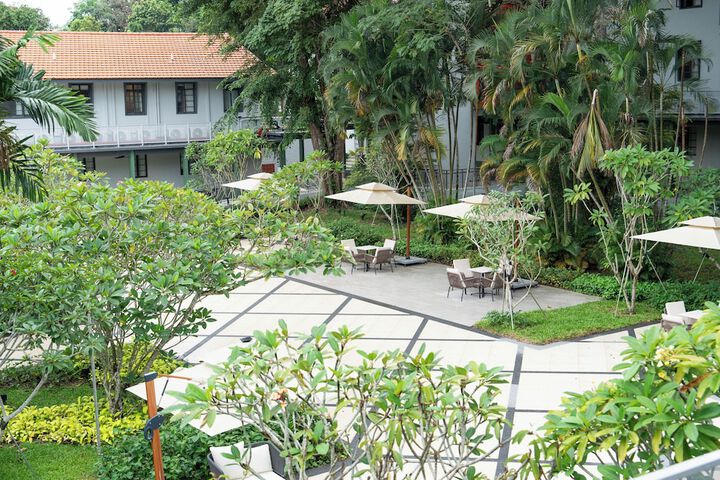 Hotel Exterior 36 of 40