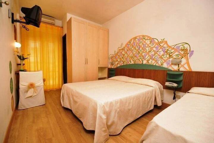 Room 9 of 62