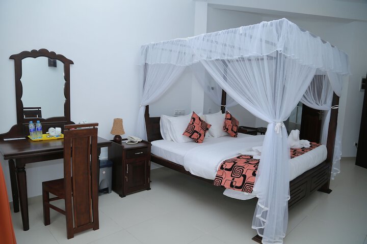 Room 5 of 34