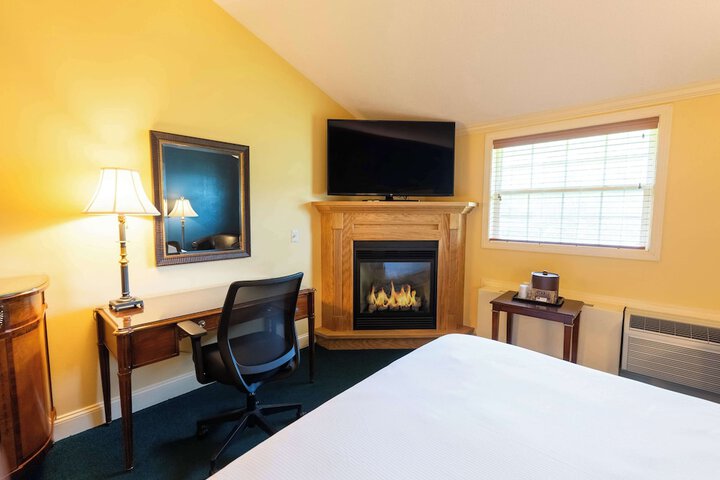 Quadruple Queen Size Bed (23 of 29)