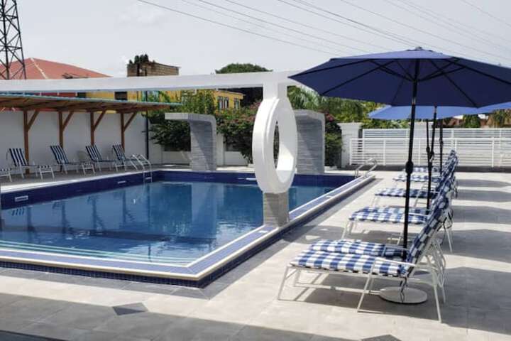 Pool 44 of 120