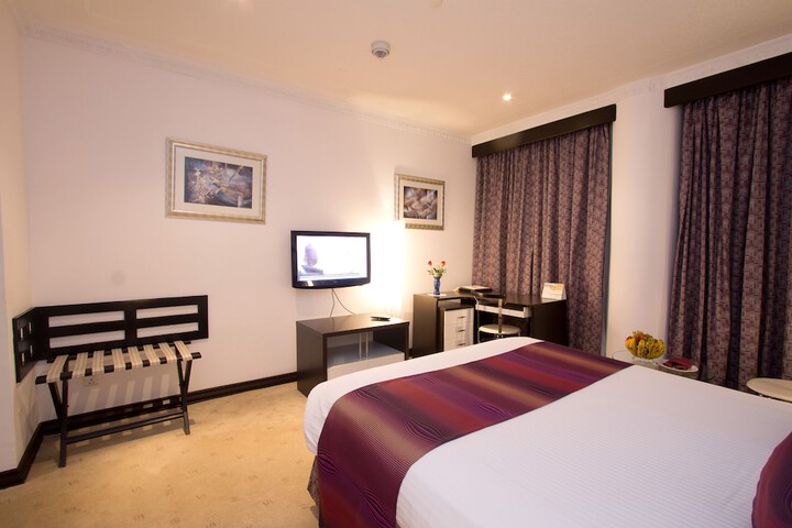 Room 18 of 109