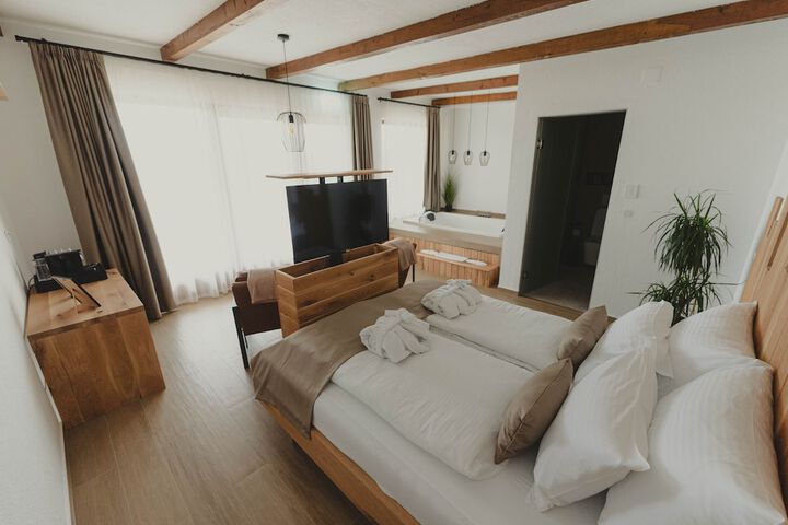 Room 4 of 22
