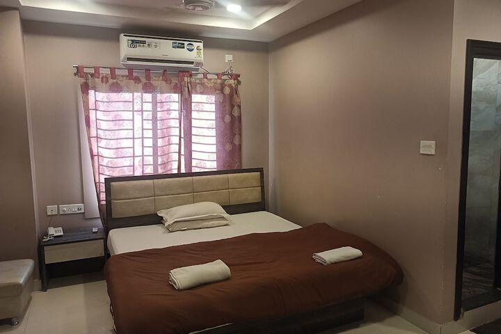 Room 32 of 81