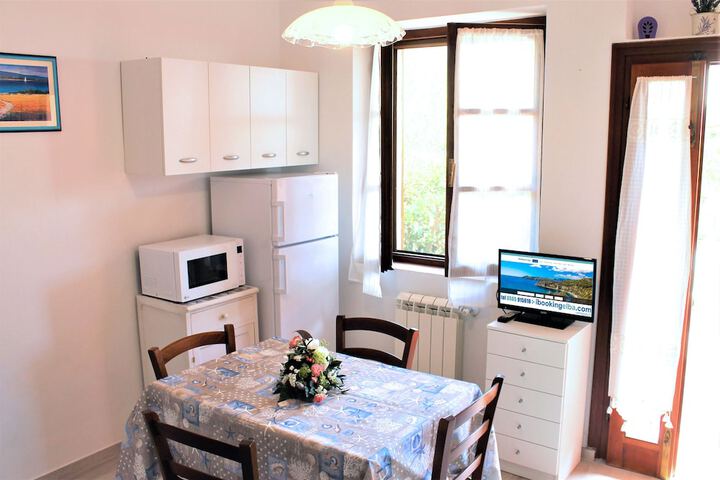 Room 4 of 27