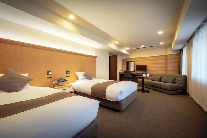 Room 15 of 93