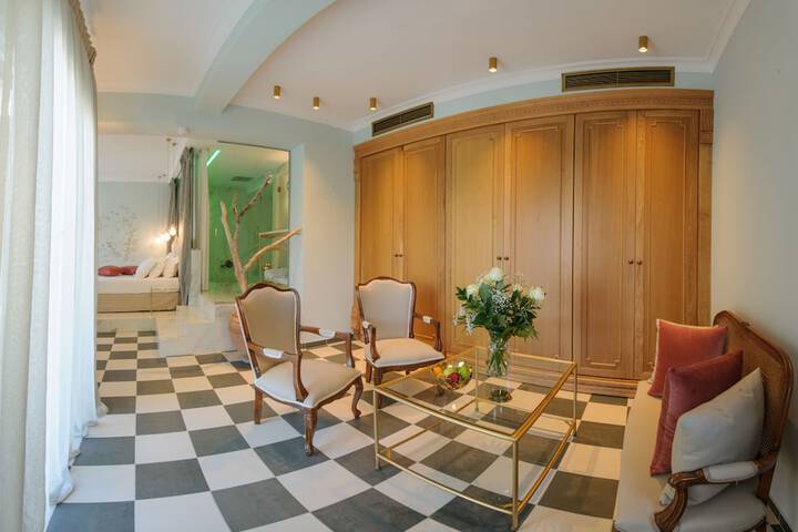 Room 30 of 109