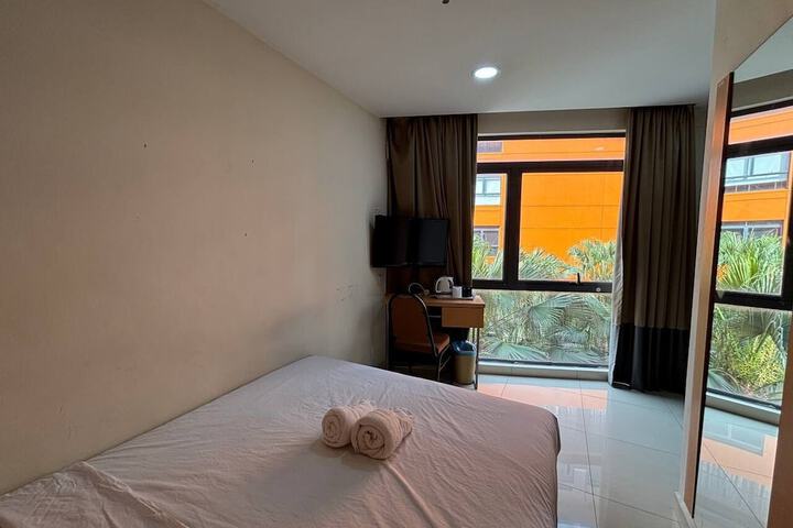 Room 13 of 101
