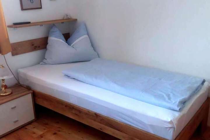 Room 6 of 39