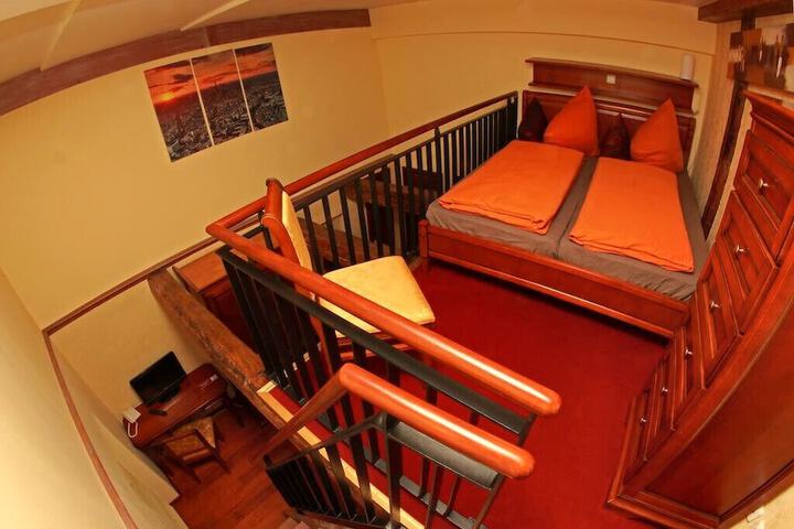 Room 16 of 45