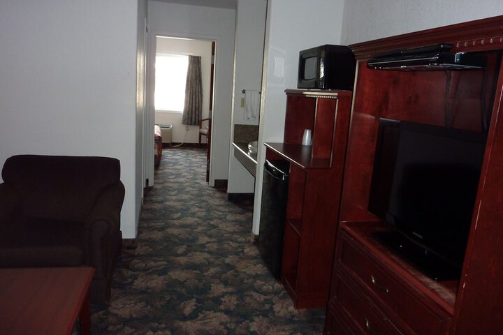 Room 15 of 27