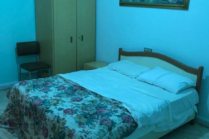 Room 6 of 40