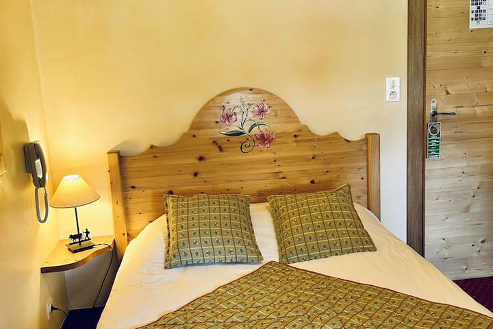Room 17 of 153
