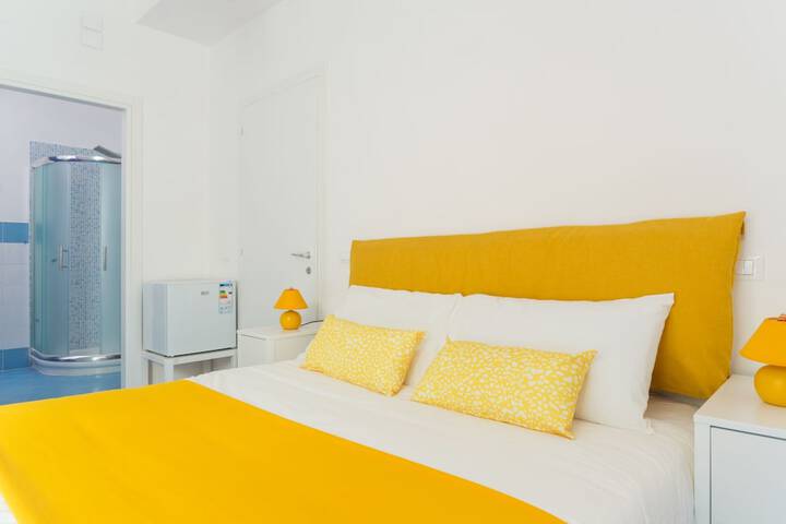 Room 15 of 106