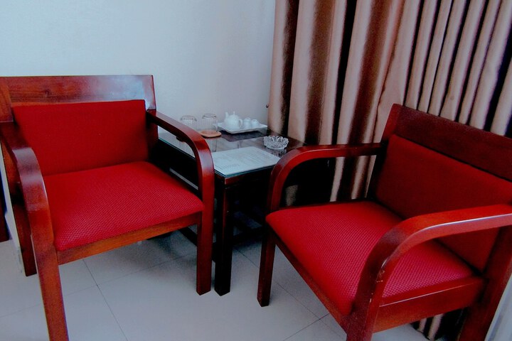 Room 4 of 32