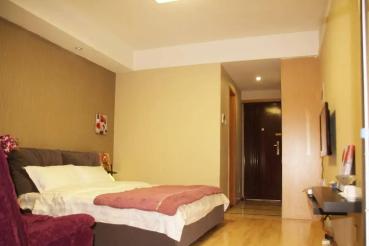 Room 2 of 4