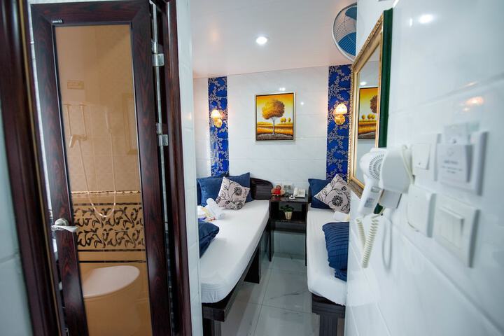 Room 18 of 42