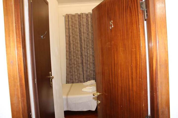 Room 25 of 47
