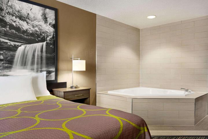 2 Queen Beds (3 of 6)
