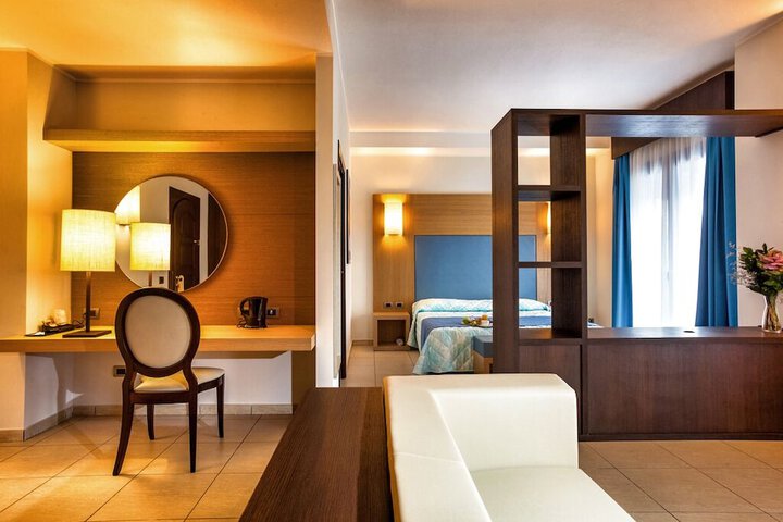 Room 10 of 67