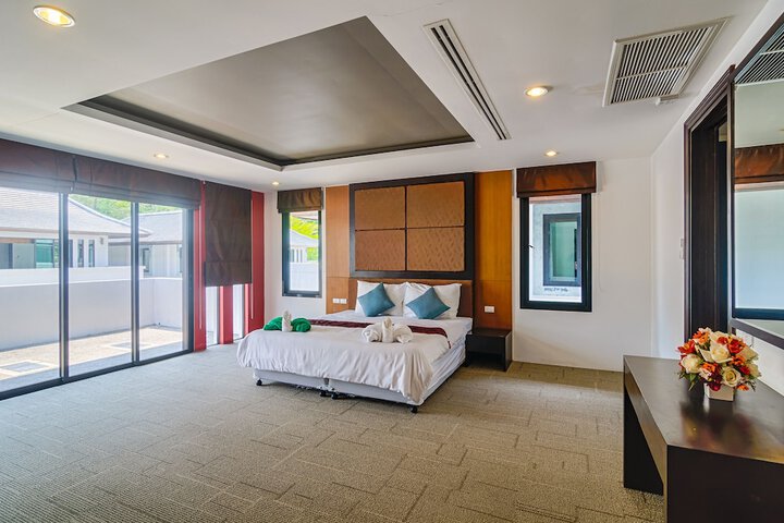 Room 8 of 66
