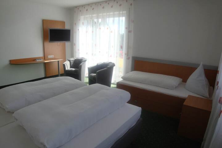 Room 4 of 35