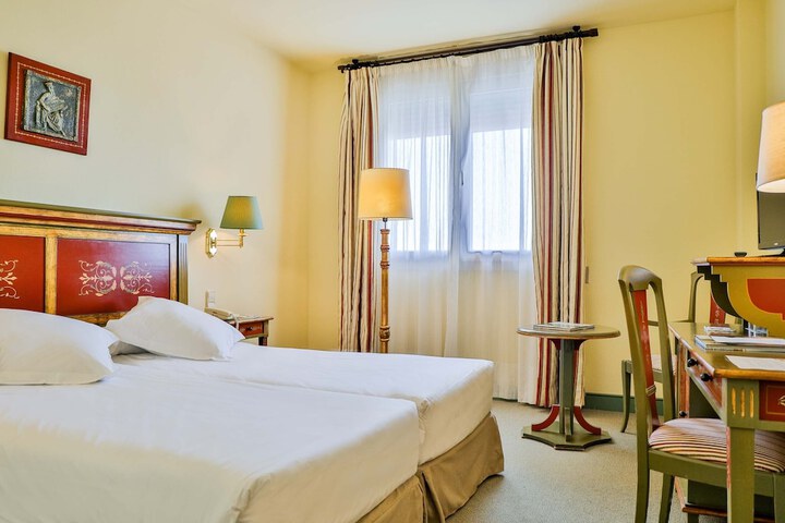 Room 5 of 36