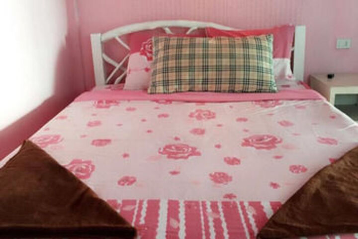 Room 12 of 24