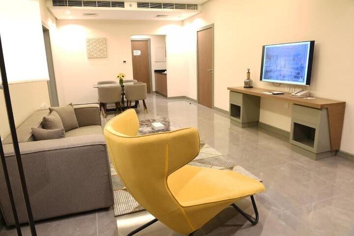 Room 8 of 13