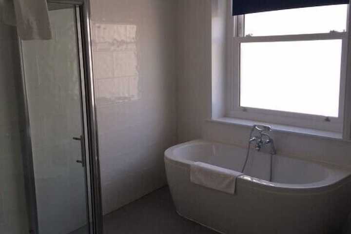 Room 2 of 67