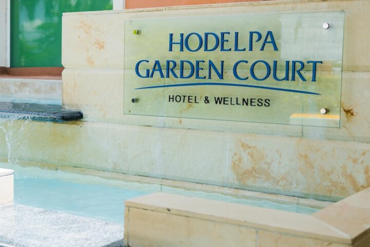 Hotel with Pool