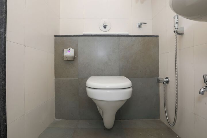 Room 16 of 32