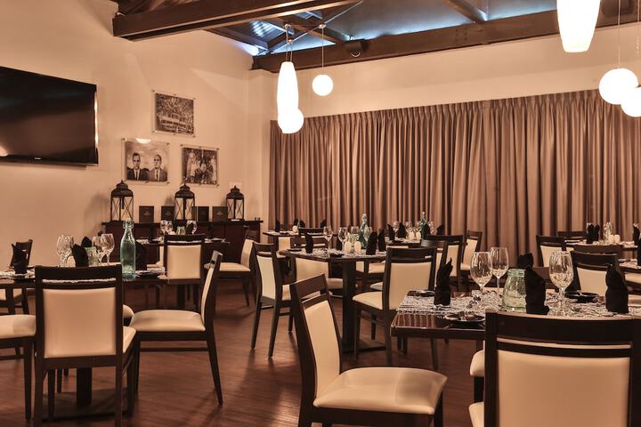 Dining 54 of 82