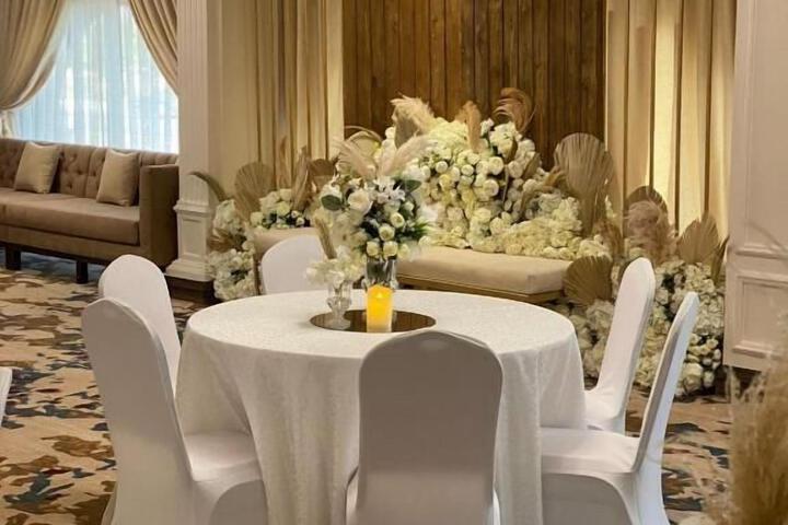 Ballroom/Hall 2 of 28