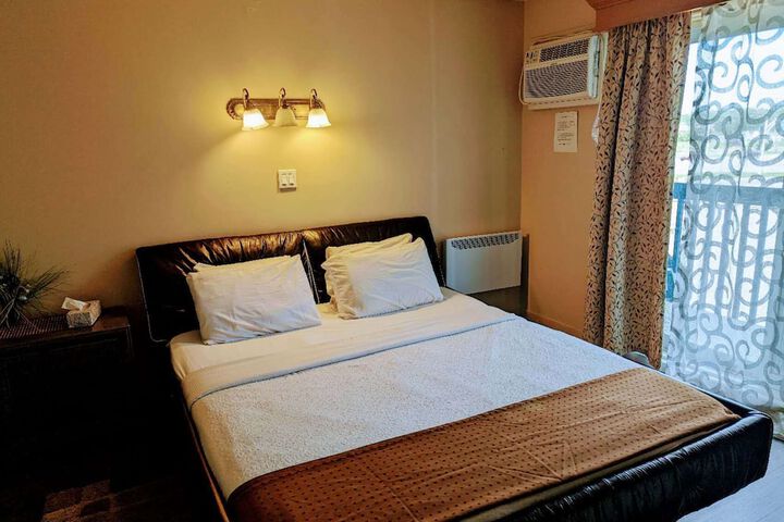 Room 10 of 38