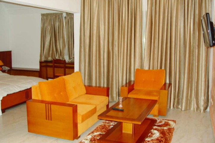 Room 2 of 27