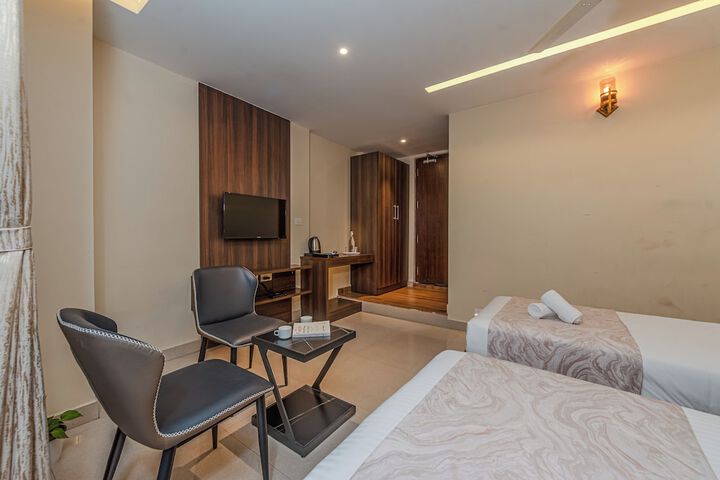 Room 8 of 42