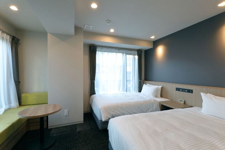 Room 16 of 43