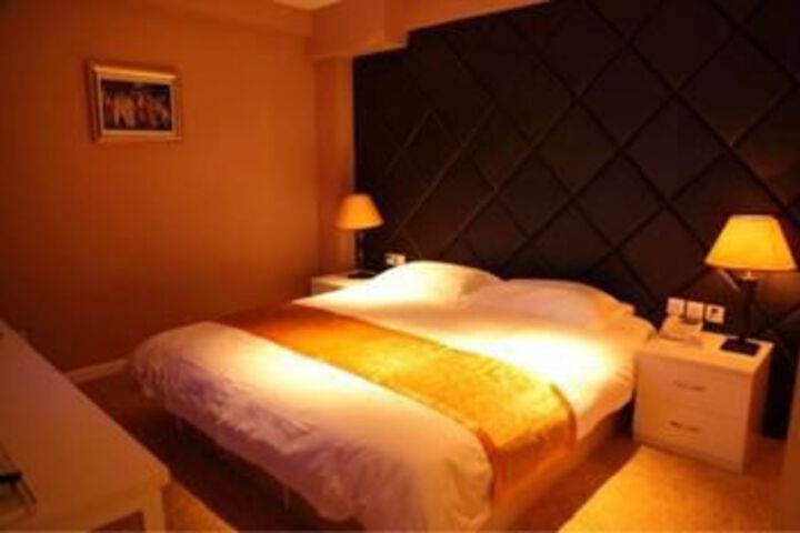 Room 17 of 39