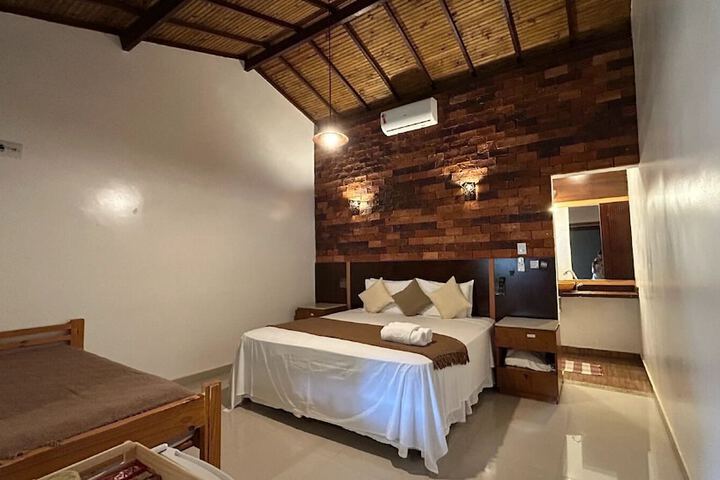 Room 16 of 39