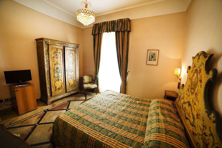 Room 9 of 67